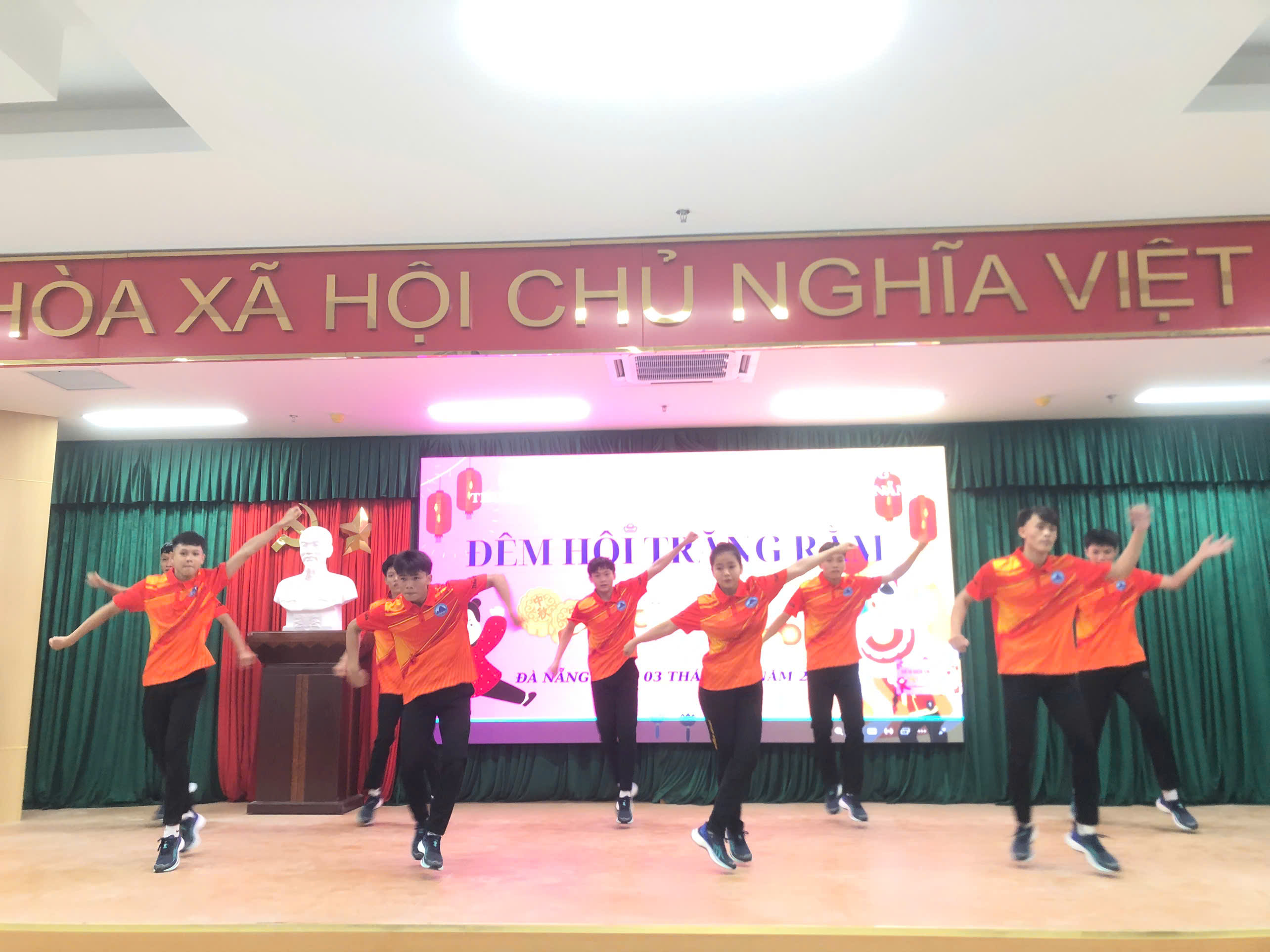 z7194269309313 ea7688bd6feff63b47ff5f2f9d917ba8